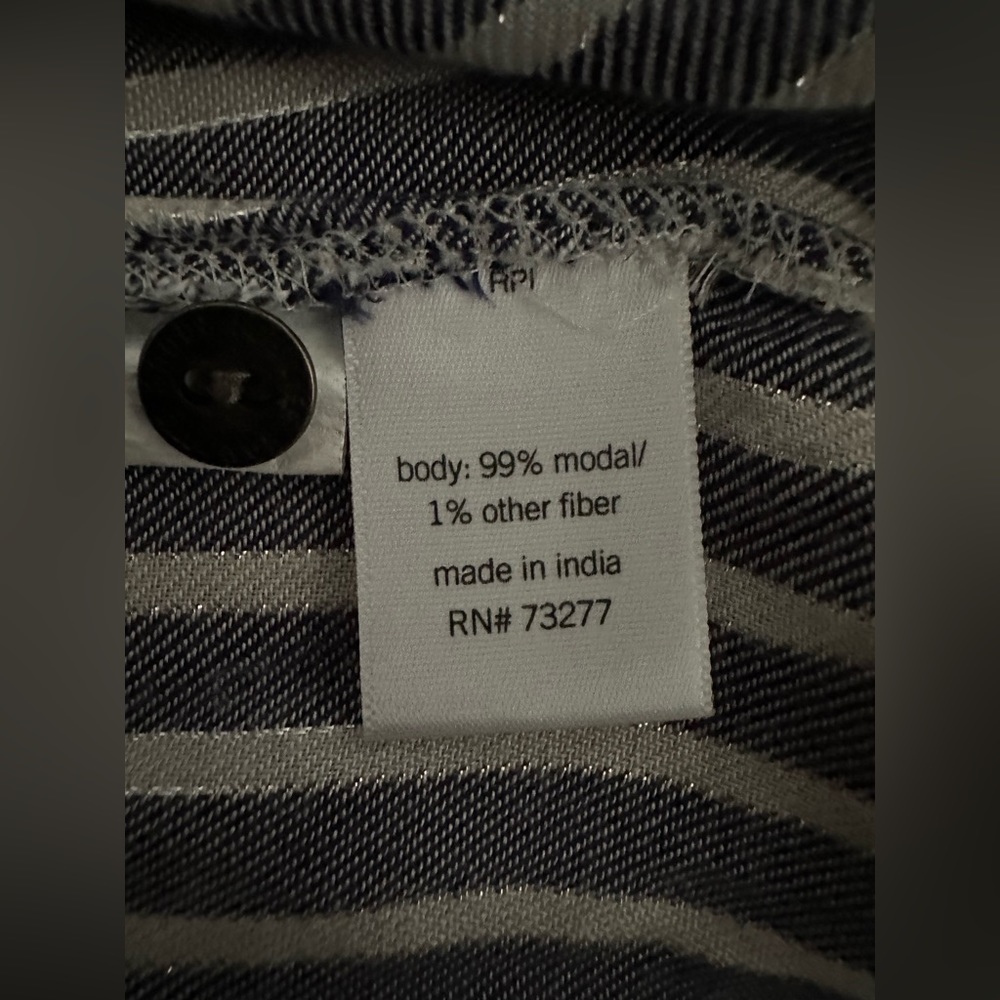 Sonoma Metallic Stripe Short Sleeve Dolman Top gray /White Women’s medium - Picture 11 of 11